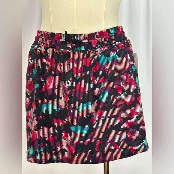 Xersion Multicolor Patterned Skort (858) - Picture 1 of 12